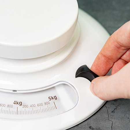 Küchenwaage mit Schüssel, analog, weiß, BPA-frei