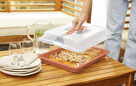 Partybutler John, Coral clay, 43,5x30cm,